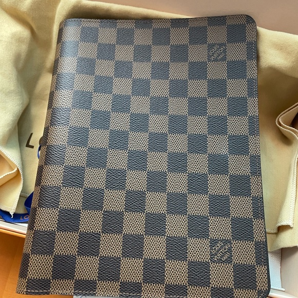 Sold❌❌Louis Vuitton Desk Agenda Cover
❣️❣️In High Demand❣️❣️ - Picture 2 of 16